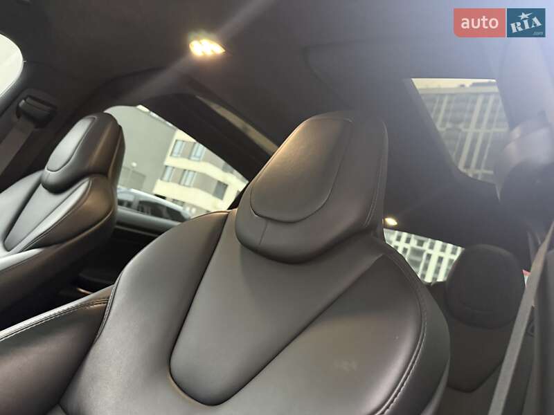 Позашляховик / Кросовер Tesla Model X 2019 в Києві