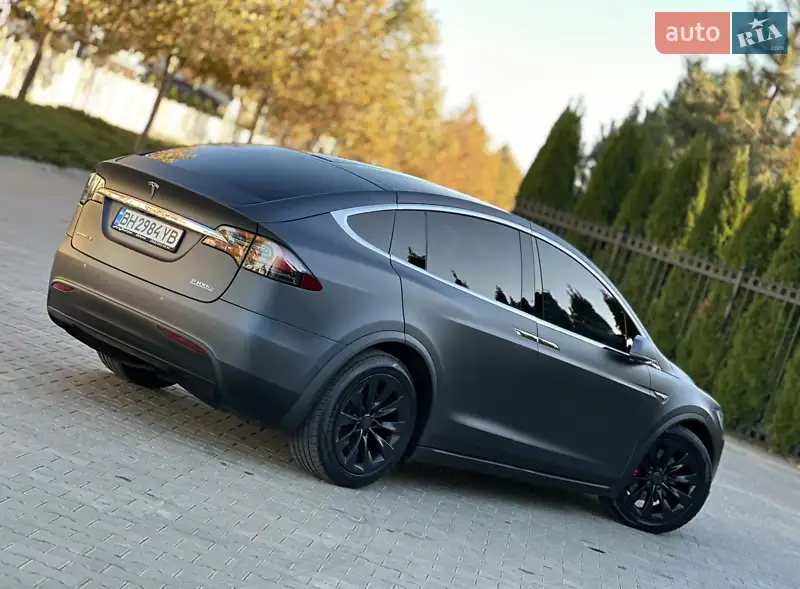 Tesla Model X 2016 VIN 5YJXCBE40GF021102 фото оголошення 16 з 107