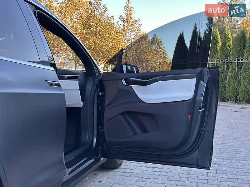 Tesla Model X 2016 VIN 5YJXCBE40GF021102 фото оголошення 58 з 107