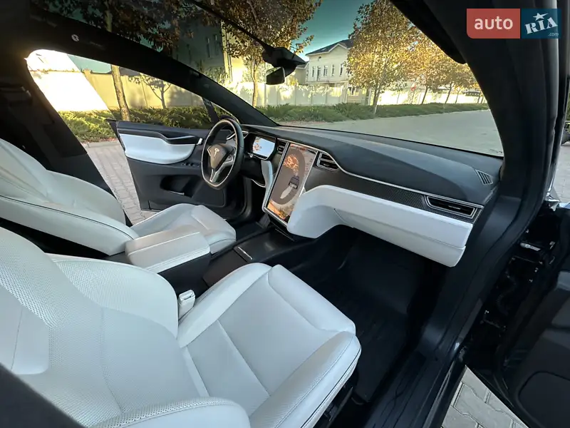 Tesla Model X 2016 VIN 5YJXCBE40GF021102 фото оголошення 62 з 107