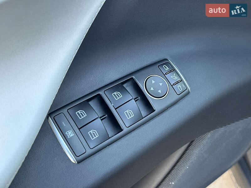 Внедорожник / Кроссовер Tesla Model X 2016 в Одессе фото 67 Внедорожник / Кроссовер Tesla Model X 2016 в Одессе