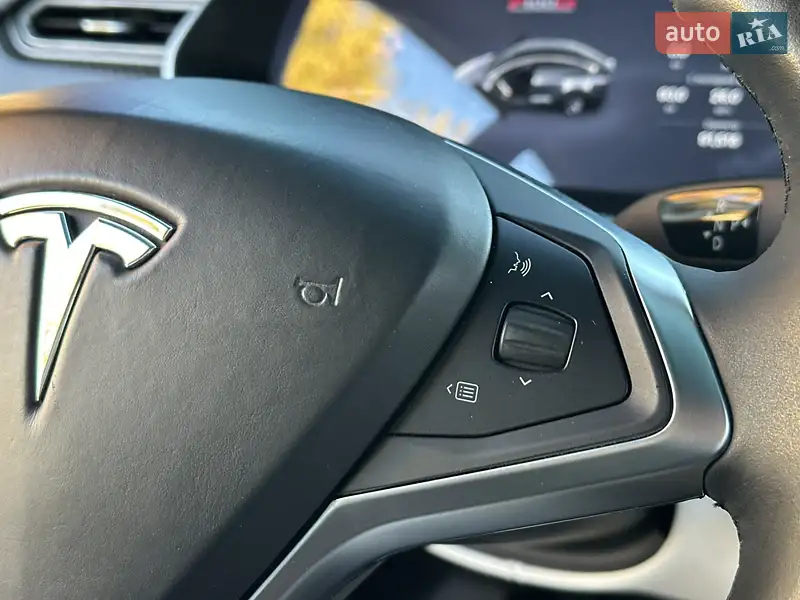 Tesla Model X 2016 VIN 5YJXCBE40GF021102 фото оголошення 72 з 107