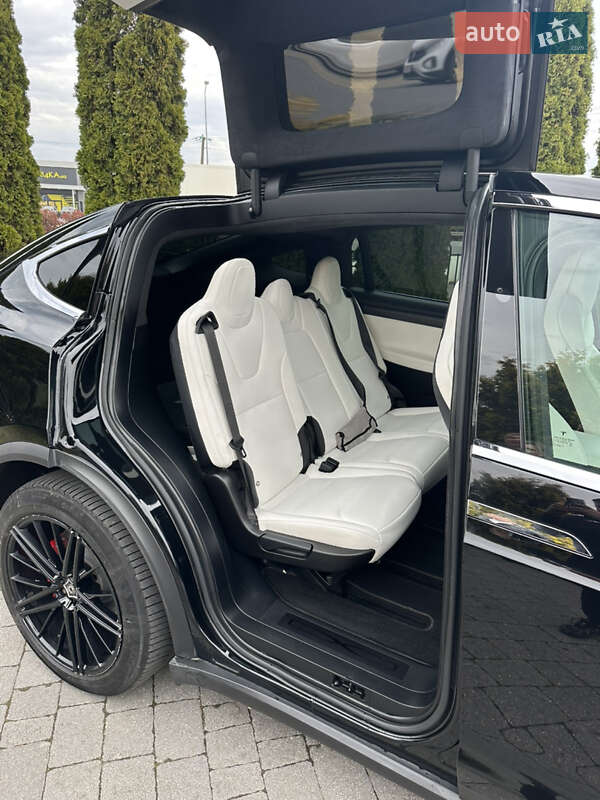 Внедорожник / Кроссовер Tesla Model X 2019 в Львове