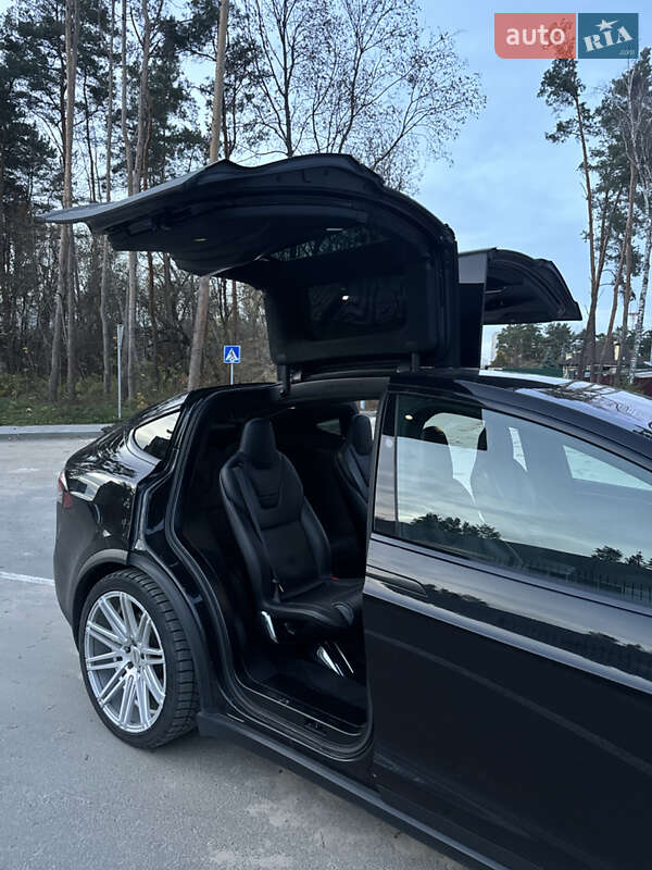 Позашляховик / Кросовер Tesla Model X 2017 в Житомирі фото 26 Позашляховик / Кросовер Tesla Model X 2017 в Житомирі