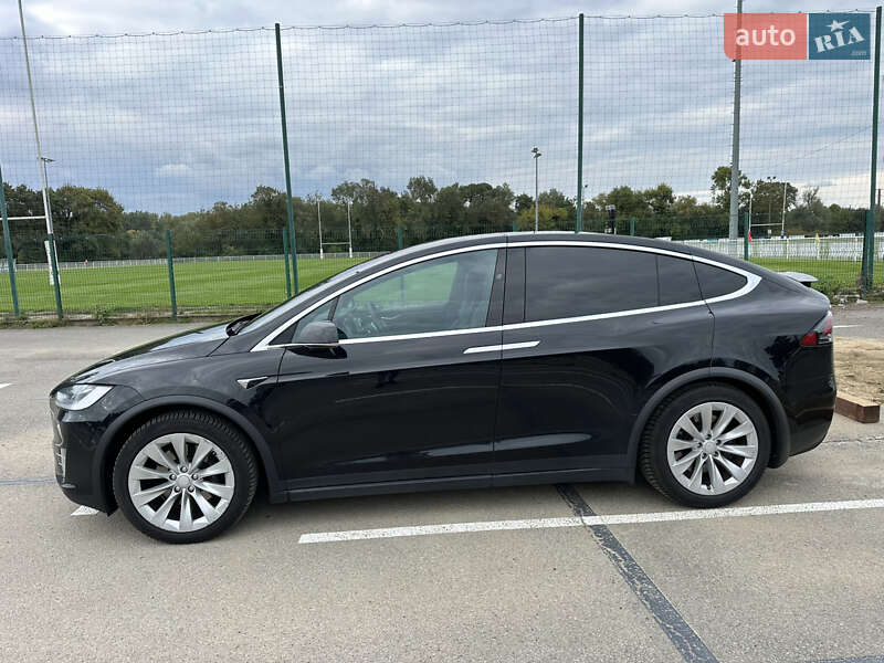 Внедорожник / Кроссовер Tesla Model X 2017 в Обухове