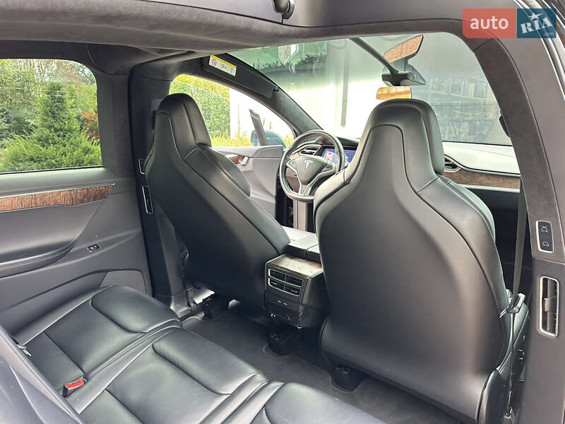 Внедорожник / Кроссовер Tesla Model X 2017 в Обухове