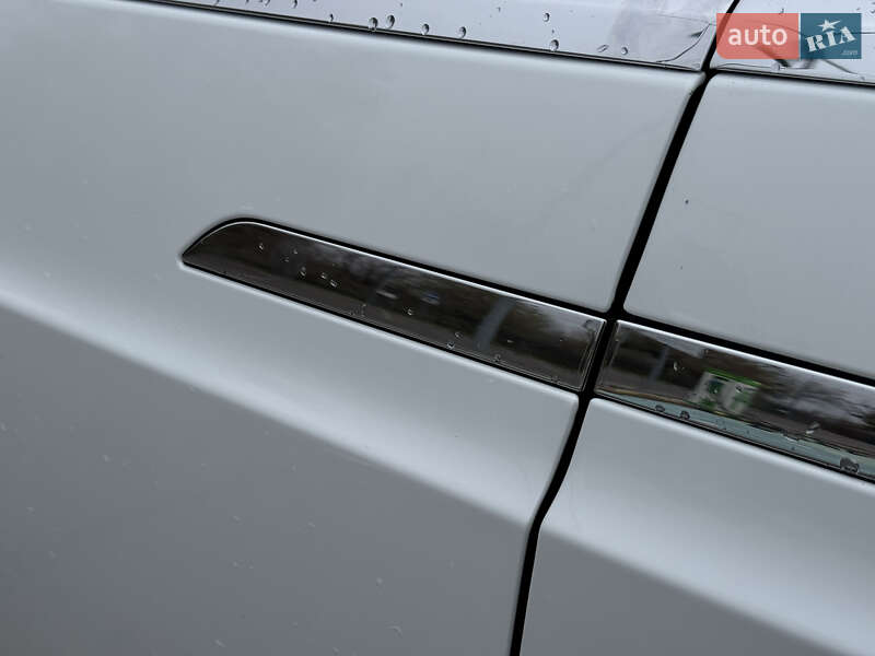 Внедорожник / Кроссовер Tesla Model X 2018 в Киеве