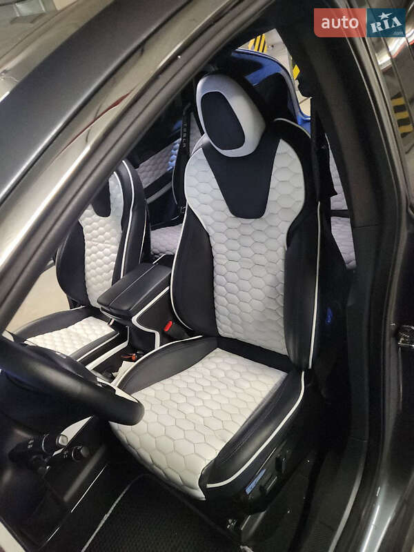 Внедорожник / Кроссовер Tesla Model X 2020 в Киеве