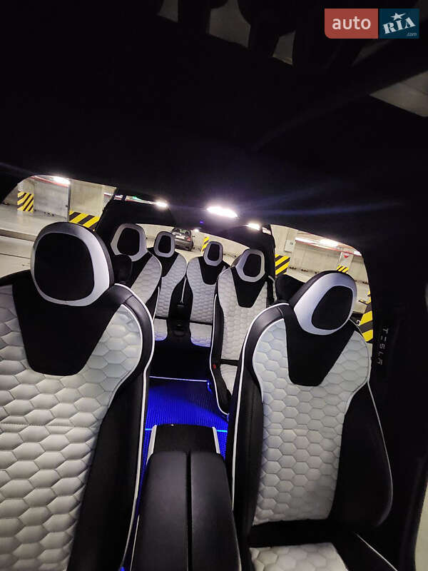 Внедорожник / Кроссовер Tesla Model X 2020 в Киеве