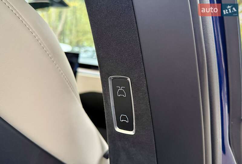 Позашляховик / Кросовер Tesla Model X 2022 в Києві