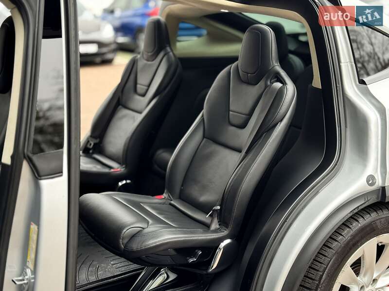 Внедорожник / Кроссовер Tesla Model X 2016 в Киеве