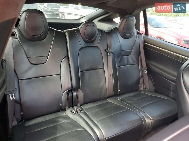 Позашляховик / Кросовер Tesla Model X 2017 в Івано-Франківську