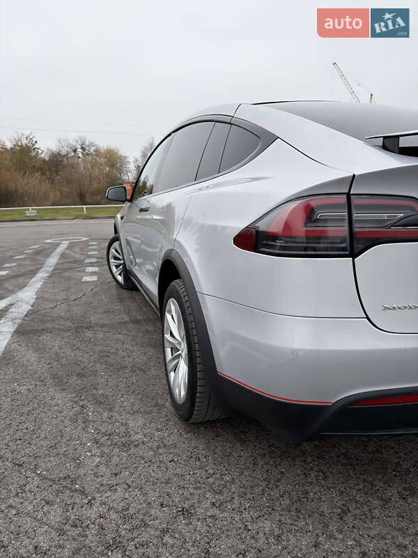 Позашляховик / Кросовер Tesla Model X 2017 в Львові