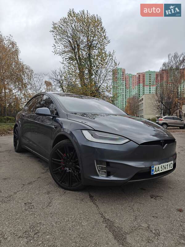 Tesla Model X 2018