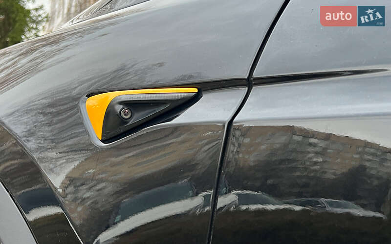 Внедорожник / Кроссовер Tesla Model X 2017 в Львове