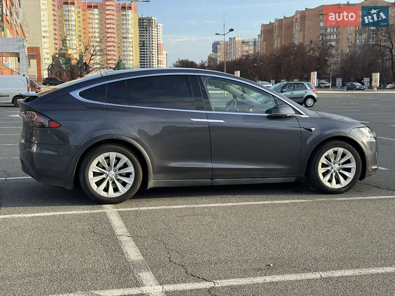 Внедорожник / Кроссовер Tesla Model X 2018 в Киеве