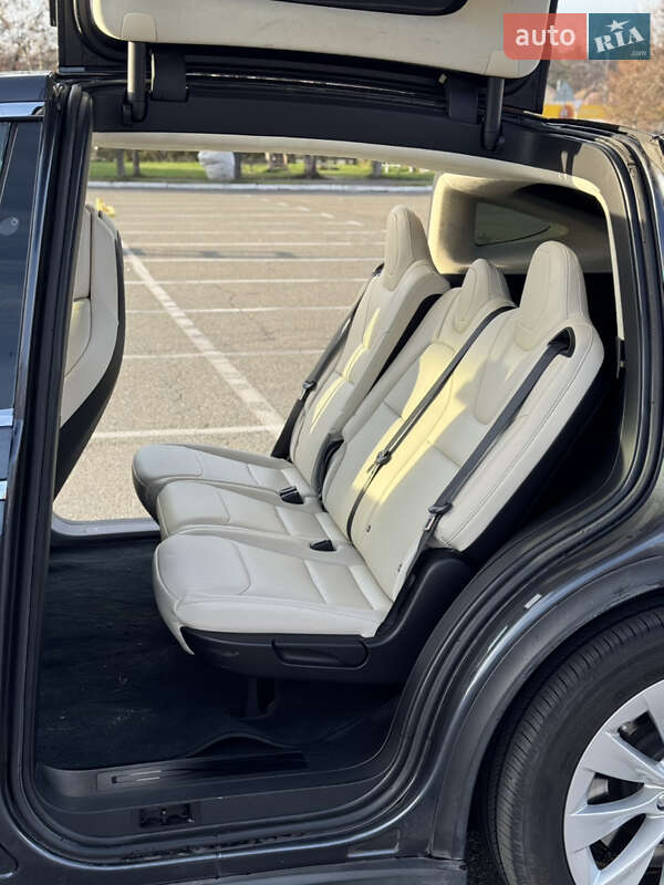 Внедорожник / Кроссовер Tesla Model X 2018 в Киеве