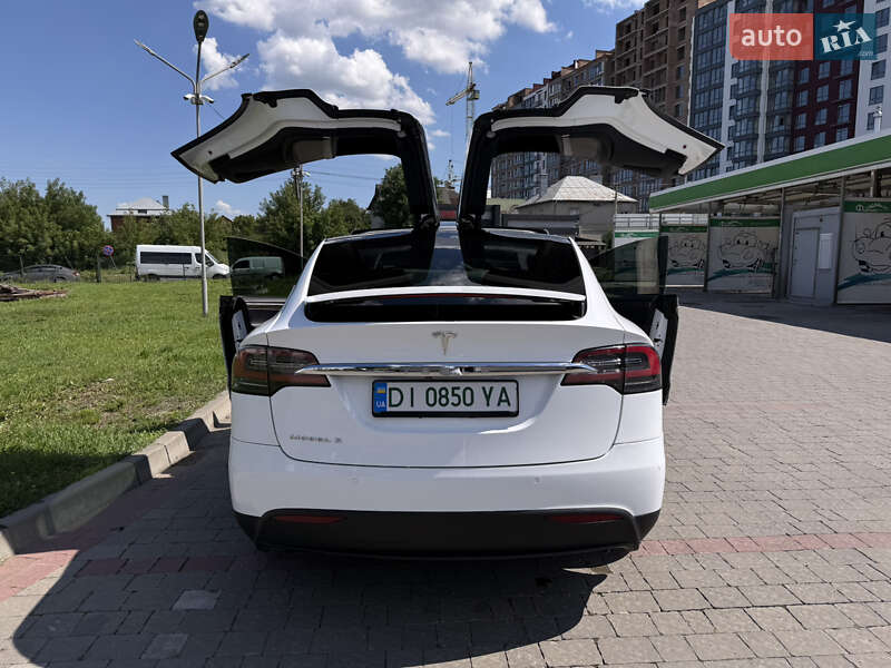 Внедорожник / Кроссовер Tesla Model X 2016 в Ивано-Франковске
