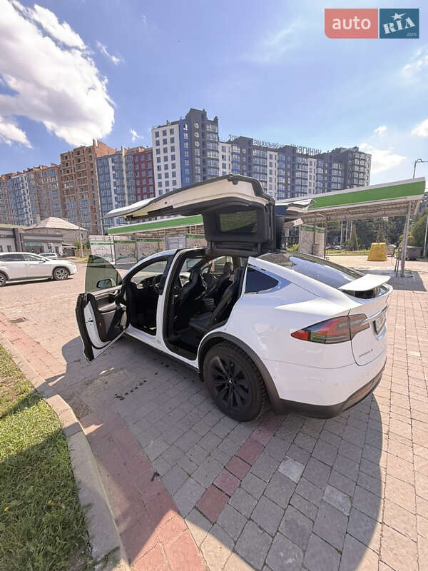 Внедорожник / Кроссовер Tesla Model X 2016 в Ивано-Франковске
