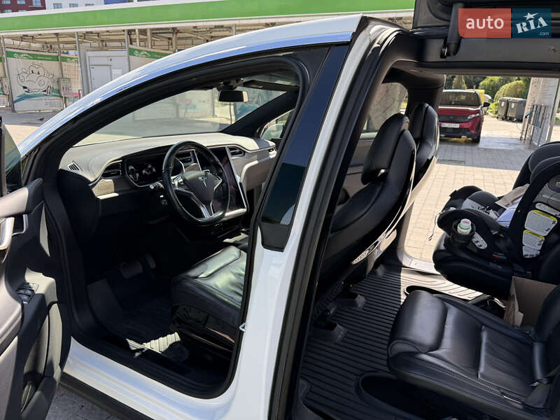 Внедорожник / Кроссовер Tesla Model X 2016 в Ивано-Франковске
