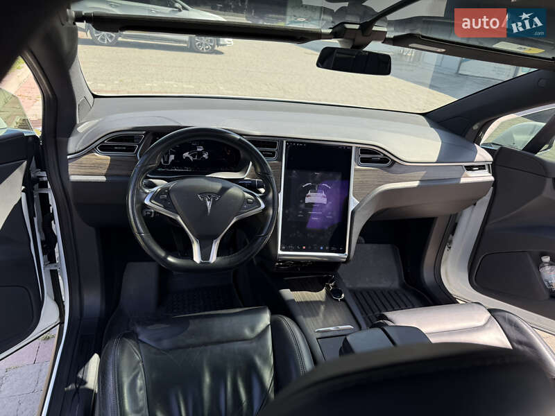 Внедорожник / Кроссовер Tesla Model X 2016 в Ивано-Франковске
