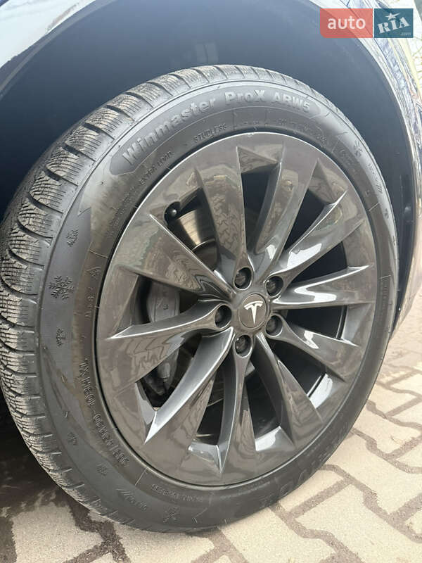 Позашляховик / Кросовер Tesla Model X 2016 в Києві фото 9 Позашляховик / Кросовер Tesla Model X 2016 в Києві