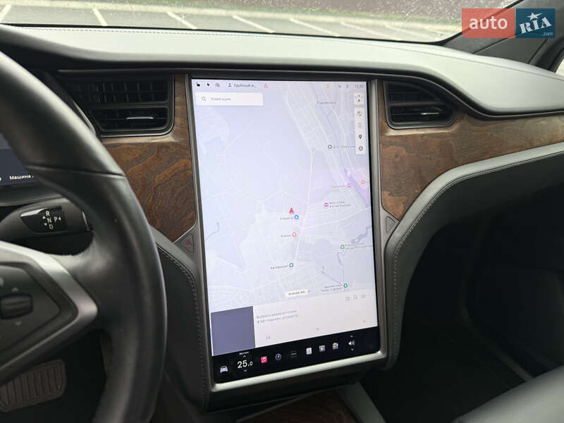Позашляховик / Кросовер Tesla Model X 2019 в Умані