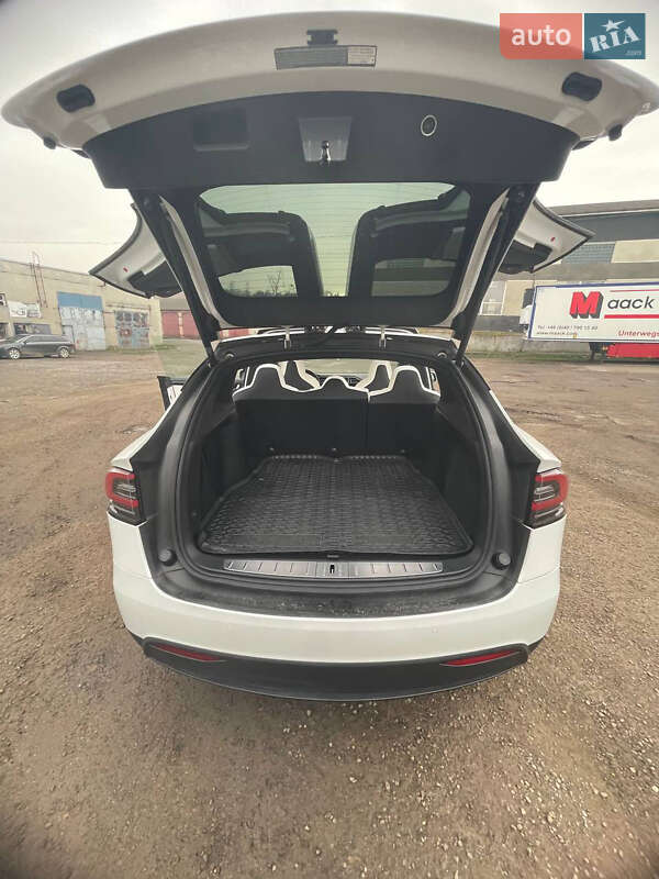 Внедорожник / Кроссовер Tesla Model X 2017 в Черновцах