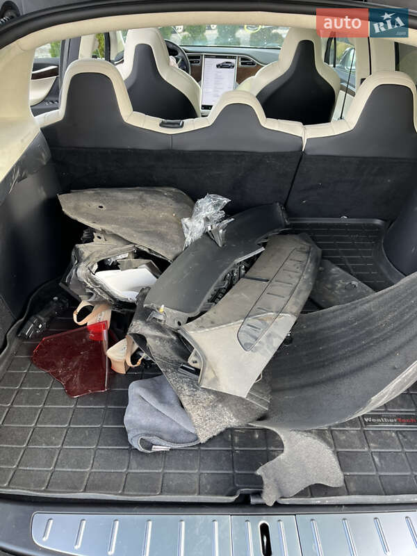 Позашляховик / Кросовер Tesla Model X 2018 в Львові