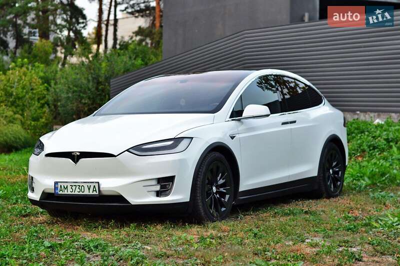 Внедорожник / Кроссовер Tesla Model X 2016 в Озерном
