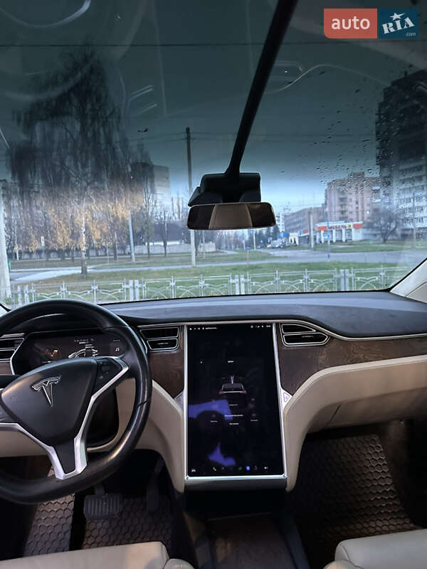 Позашляховик / Кросовер Tesla Model X 2017 в Харкові