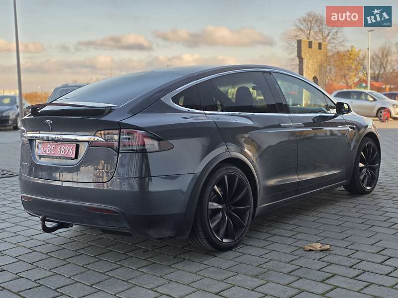 Позашляховик / Кросовер Tesla Model X 2018 в Рівному
