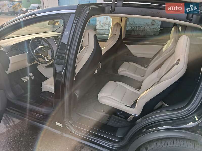 Позашляховик / Кросовер Tesla Model X 2017 в Києві