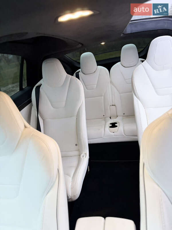 Позашляховик / Кросовер Tesla Model X 2016 в Львові фото 18 Позашляховик / Кросовер Tesla Model X 2016 в Львові