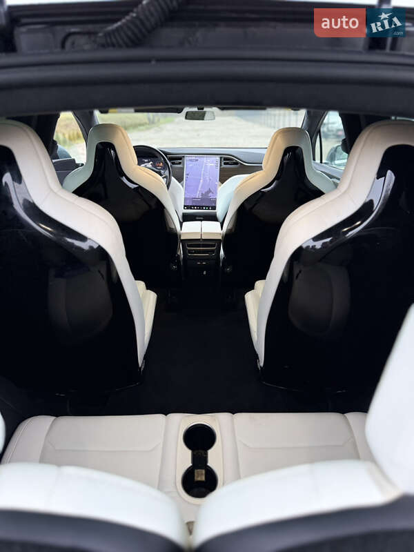 Позашляховик / Кросовер Tesla Model X 2016 в Львові фото 23 Позашляховик / Кросовер Tesla Model X 2016 в Львові
