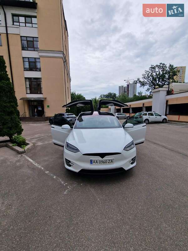 Внедорожник / Кроссовер Tesla Model X 2018 в Киеве