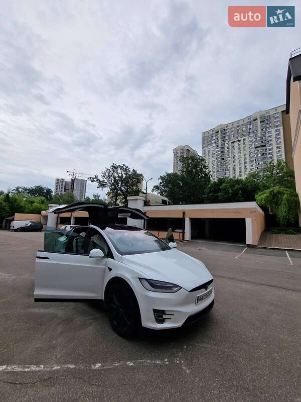 Внедорожник / Кроссовер Tesla Model X 2018 в Киеве