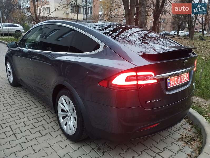 Позашляховик / Кросовер Tesla Model X 2016 в Ужгороді