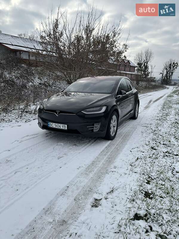 Внедорожник / Кроссовер Tesla Model X 2017 в Золочеве фото 13 Внедорожник / Кроссовер Tesla Model X 2017 в Золочеве