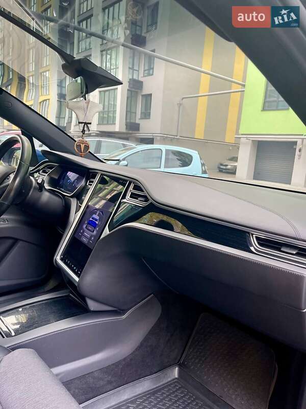 Внедорожник / Кроссовер Tesla Model X 2017 в Днепре фото 21 Внедорожник / Кроссовер Tesla Model X 2017 в Днепре