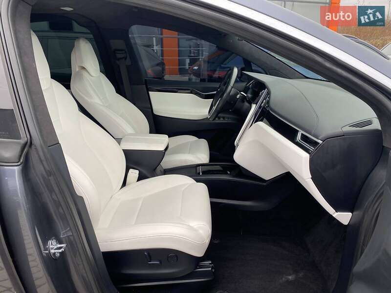 Внедорожник / Кроссовер Tesla Model X 2017 в Львове