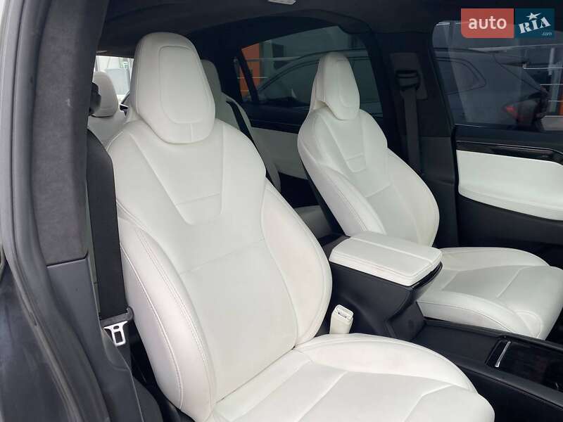 Внедорожник / Кроссовер Tesla Model X 2017 в Львове