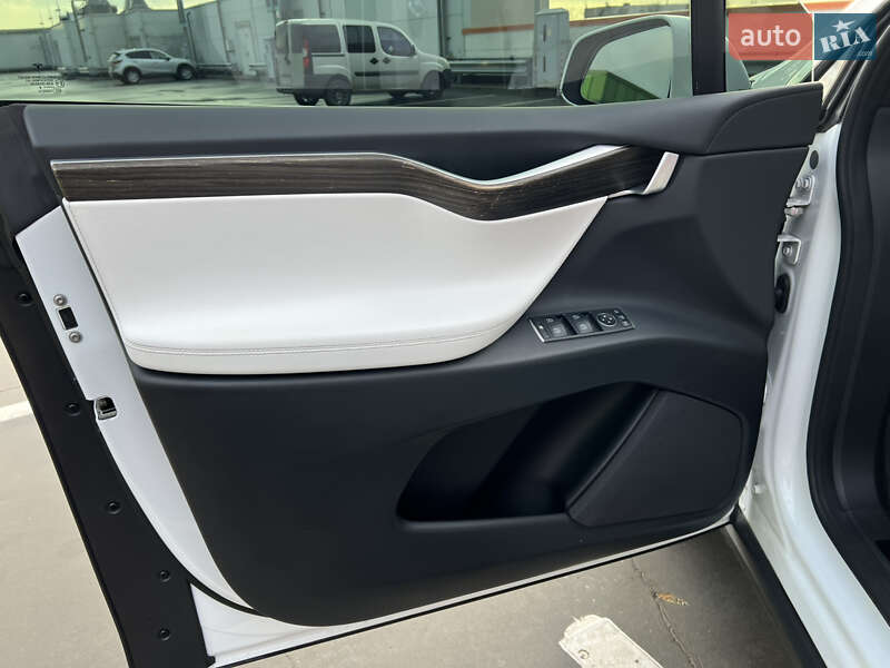 Внедорожник / Кроссовер Tesla Model X 2016 в Киеве фото 24 Внедорожник / Кроссовер Tesla Model X 2016 в Киеве