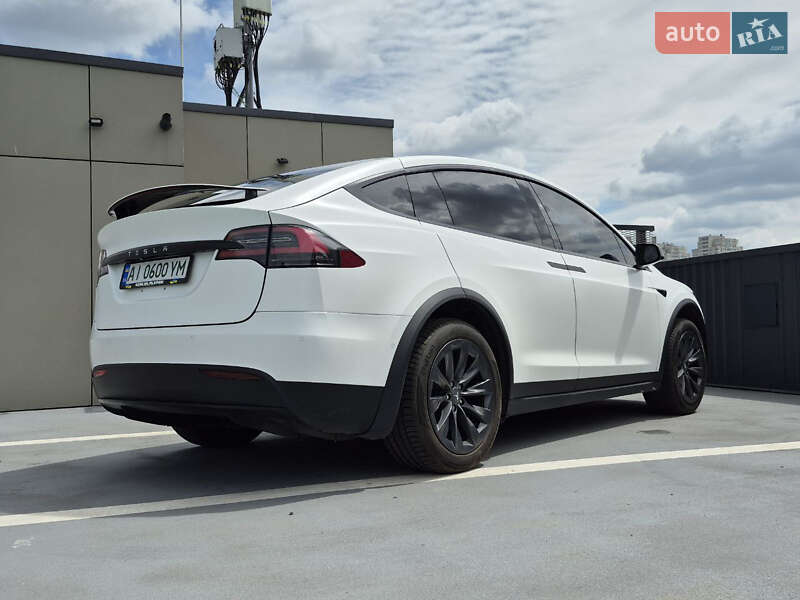 Внедорожник / Кроссовер Tesla Model X 2019 в Киеве