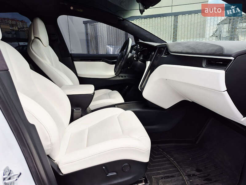 Внедорожник / Кроссовер Tesla Model X 2019 в Киеве