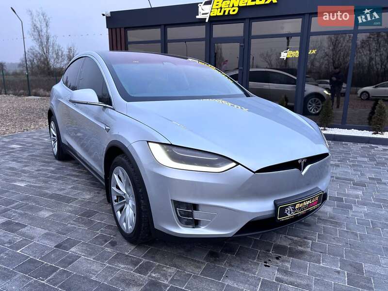 Внедорожник / Кроссовер Tesla Model X 2018 в Коломые