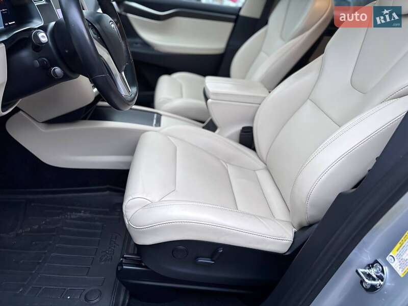 Внедорожник / Кроссовер Tesla Model X 2018 в Коломые