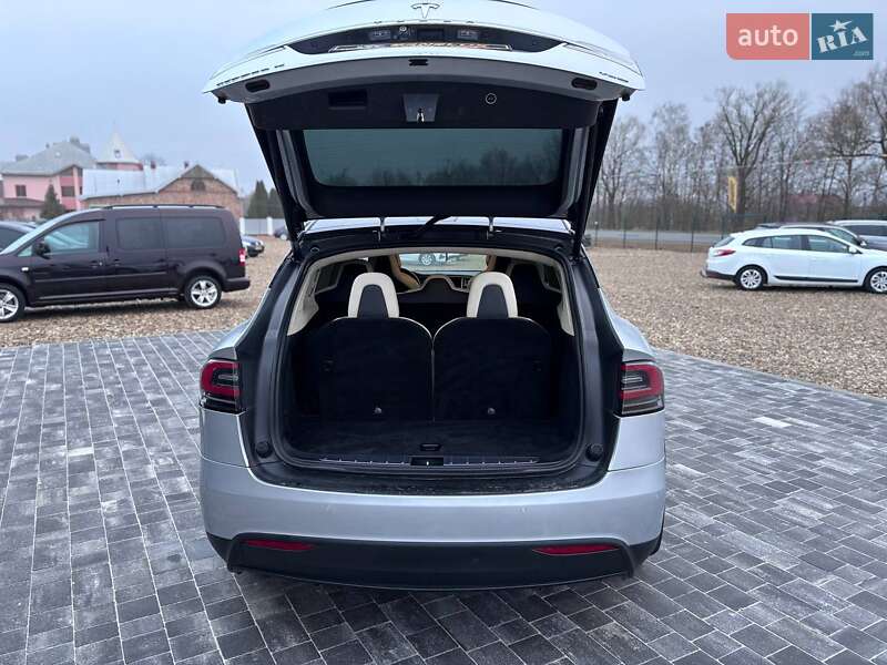 Внедорожник / Кроссовер Tesla Model X 2018 в Коломые