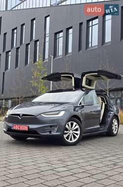 Позашляховик / Кросовер Tesla Model X 2017 в Рівному