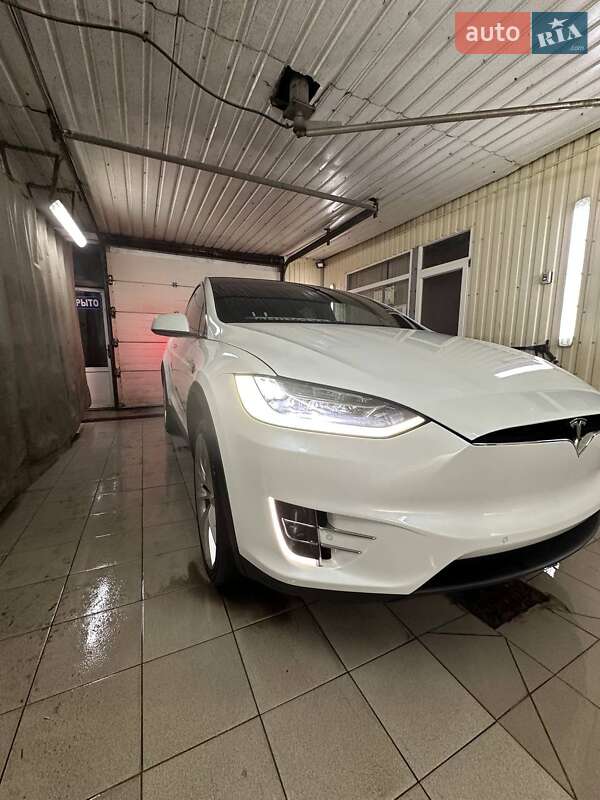 Внедорожник / Кроссовер Tesla Model X 2016 в Изюме фото 3 Внедорожник / Кроссовер Tesla Model X 2016 в Изюме